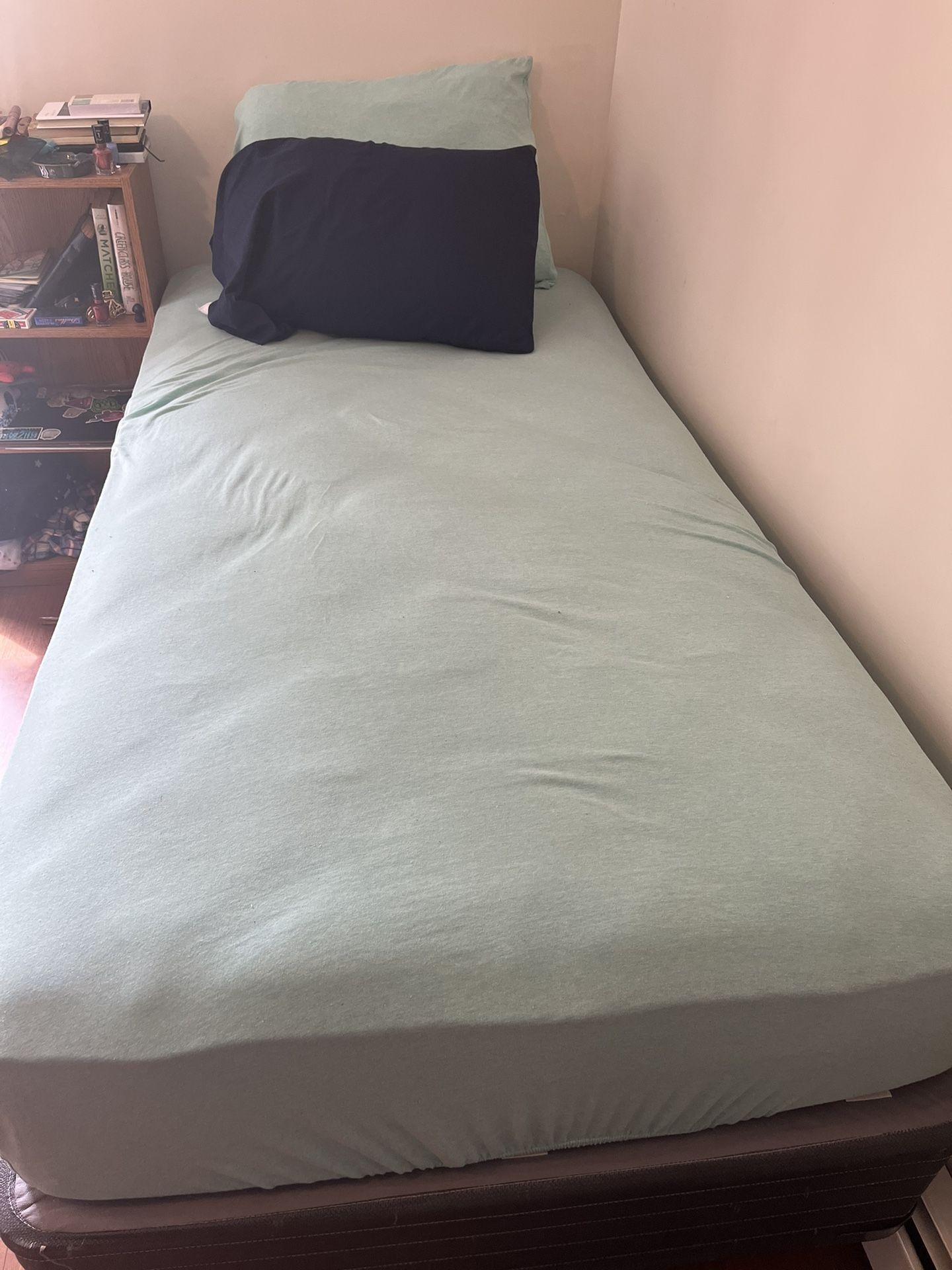 Bed & Bed Frame