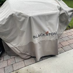 Large Blackstone Grill Cover. Gently Used. For 36 Inch Wide.