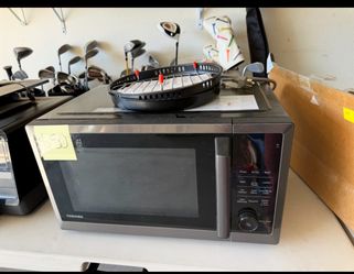 Toshiba countertop microwave oven