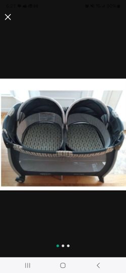 Graco Twin Playpen Bacinet