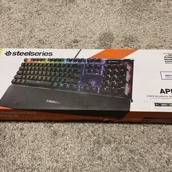 Steel Series Apex 5 Hybrid Mechanical Gaming Keyboard