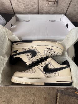 Nike Force 1 Essential Sneakers