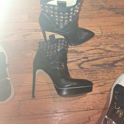 BLK HEELED MICHAEL KORS LADIES BOOTS