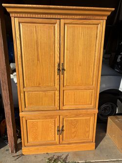 Hutch TV Wooden Large