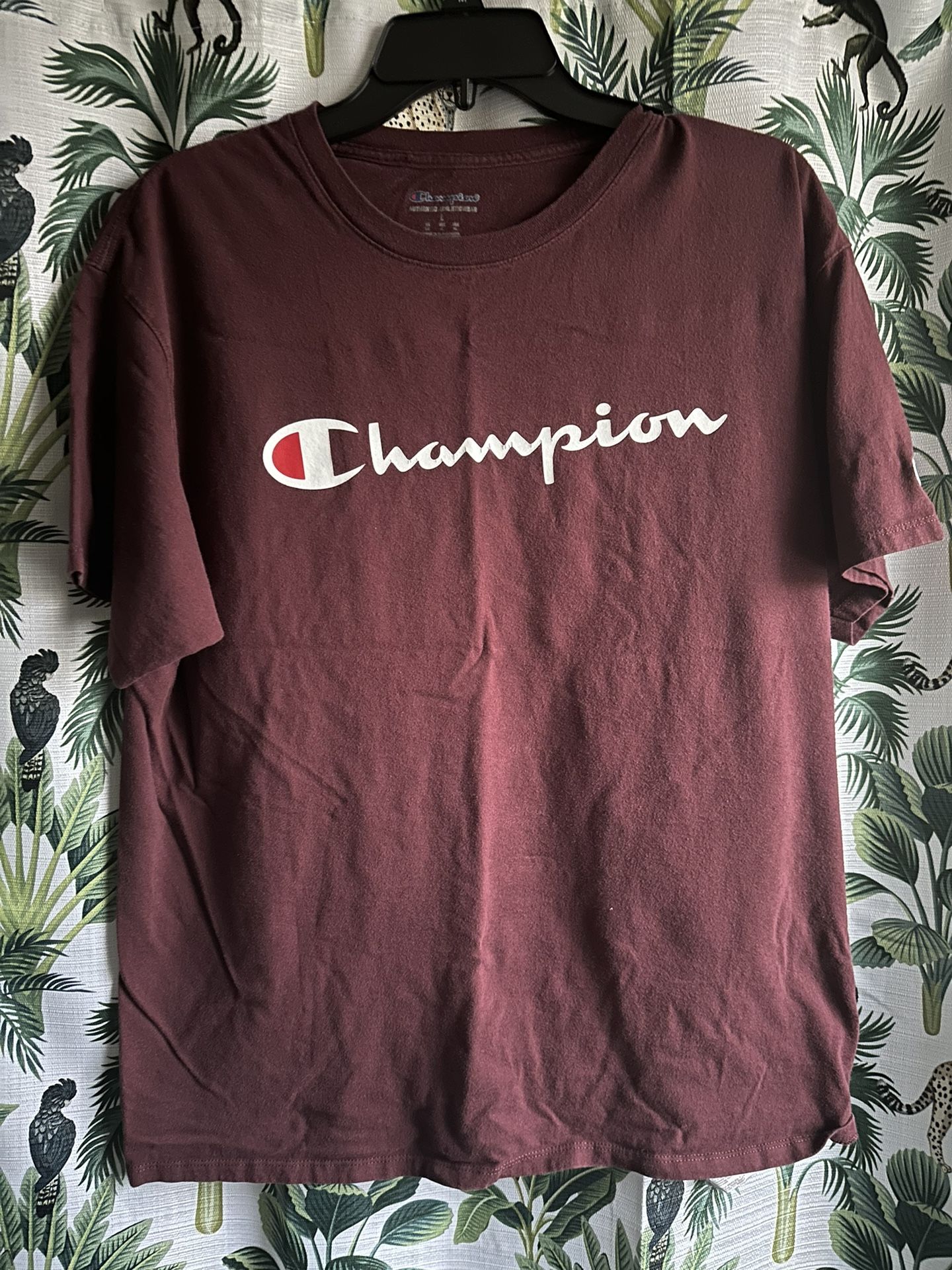 Large champion Tshirt