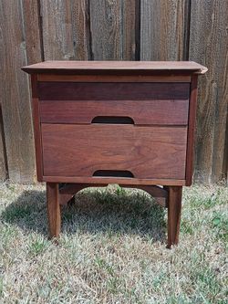Vega 2 drawer end table