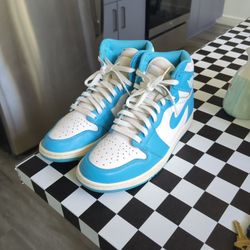 Air Jordan 1 UNC (2015) 