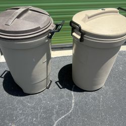  Lot of 2 32 Gallon Rubbermaid Bruiser Refuse Container with Lid lockable clean. Pickup below location  31705 SR-54  Wesley Chapel, FL  33545 storage 