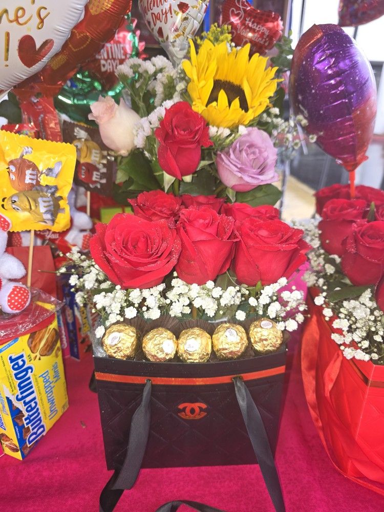 Flower Arrangement Valentine's Day Gift Bag