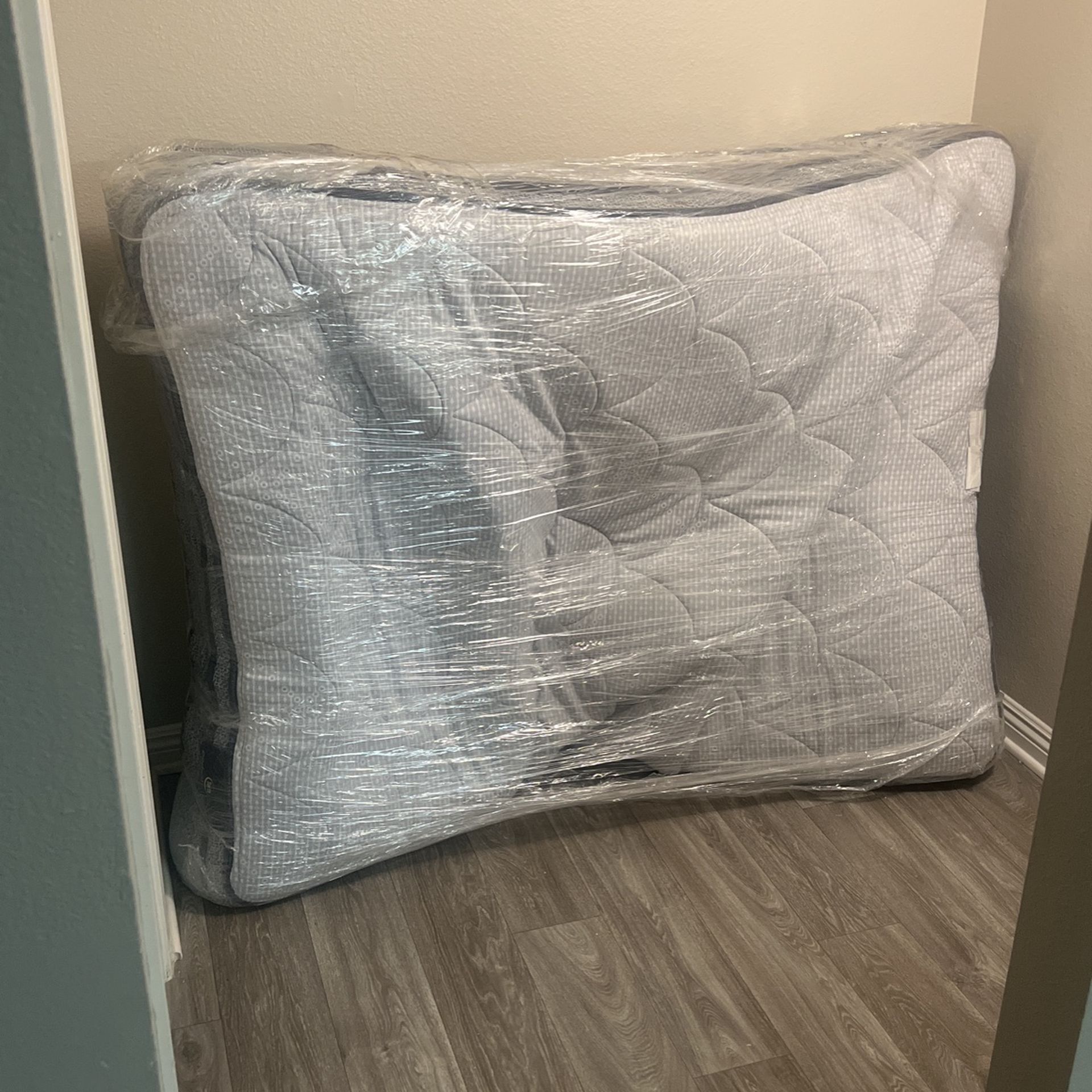 CHEAP GOOD CONDITION FULL-SIZE MATTRESS