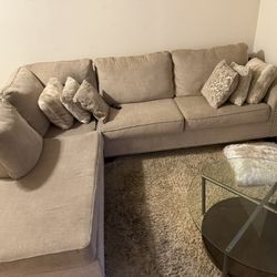 Couch 2 Pieces With 6 Pillows