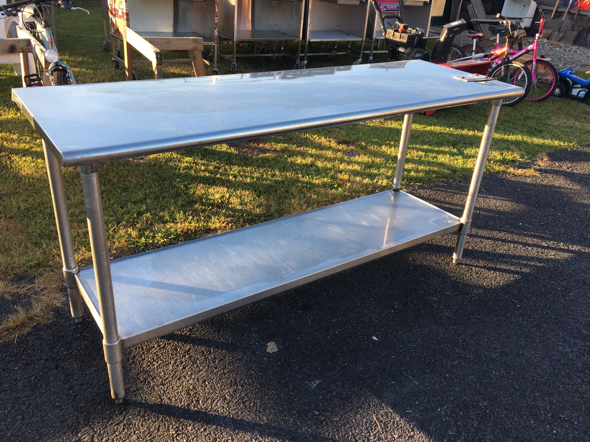 72 x 24 x 35 Stainless Steel Table w Metal Undershelf