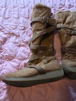 brown suede high boots strappy arctic boots with a faux fur size 7