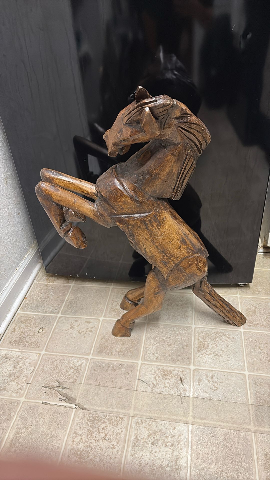 Don coyote wood carved horse