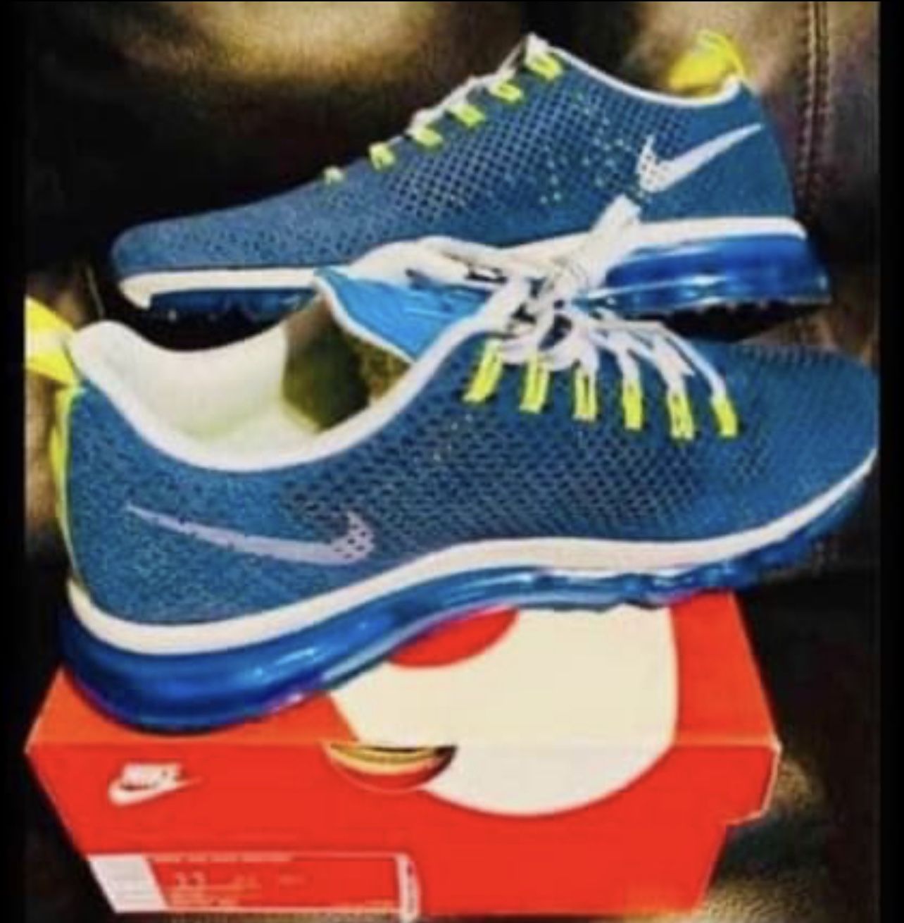 Very nices shoes Nike air max motion man new never used size 11