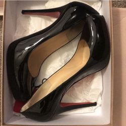 Authentic-Black Patent Leather Louboutin’s Size 40 Euro