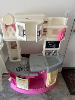 Kids play kitchen