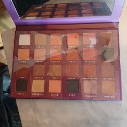 Sempre Viva By Macaria  Makeup Pallet