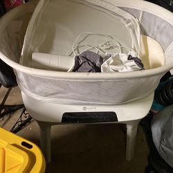 4 Moms Bassinet For Free