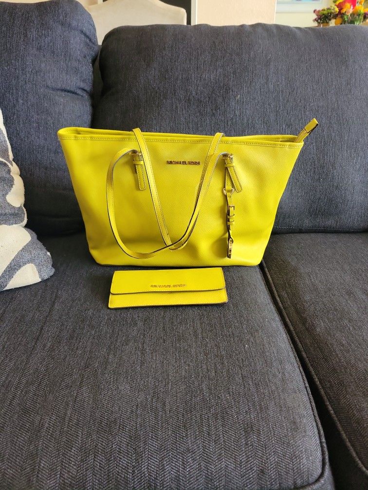 Michael Kors Large Tote Highlighter Yellow