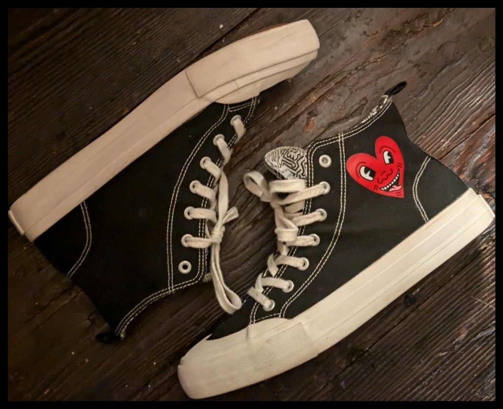 Keith Haring High-Top Trainers/ Sneakers Limited Edition With Red Heart (Men's 9)