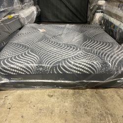 💯King Mattress Sealy Posturepedic Plus Hybrid High point Firm 💯