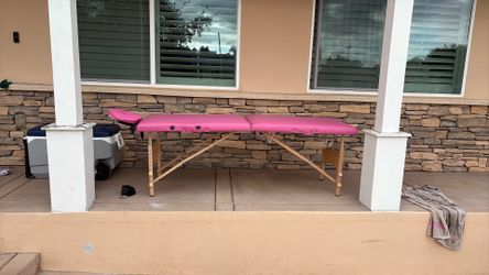 Massage table/eyelash table