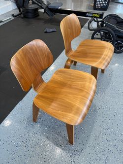 Herman Miller Eames Molded Plywood Dining Chairs