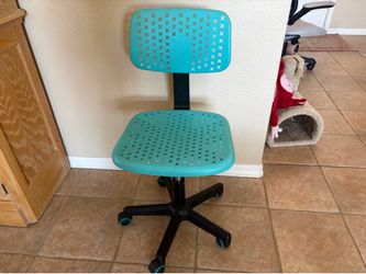 Child Swivel Desk Chair