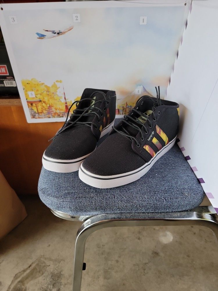 New Adidas Seeley Mid Size 13