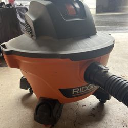 Rigid 6Gal Mini Shop Vac 