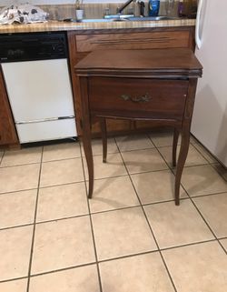 ANTIQUE MAHOGANY SEWING MACHINE TABLE