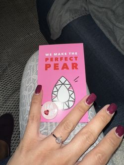 1 Carat Pear Shaped Solitier Engagement Ring