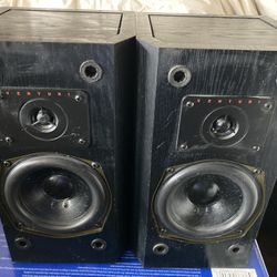 BIC Venturi V52 Bookshelf Speakers Home Theater Surround Sound.