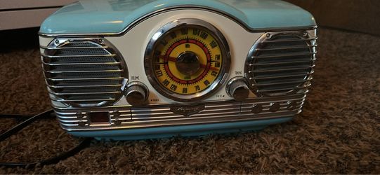 Retro Style AM/FM CD Player Radio
