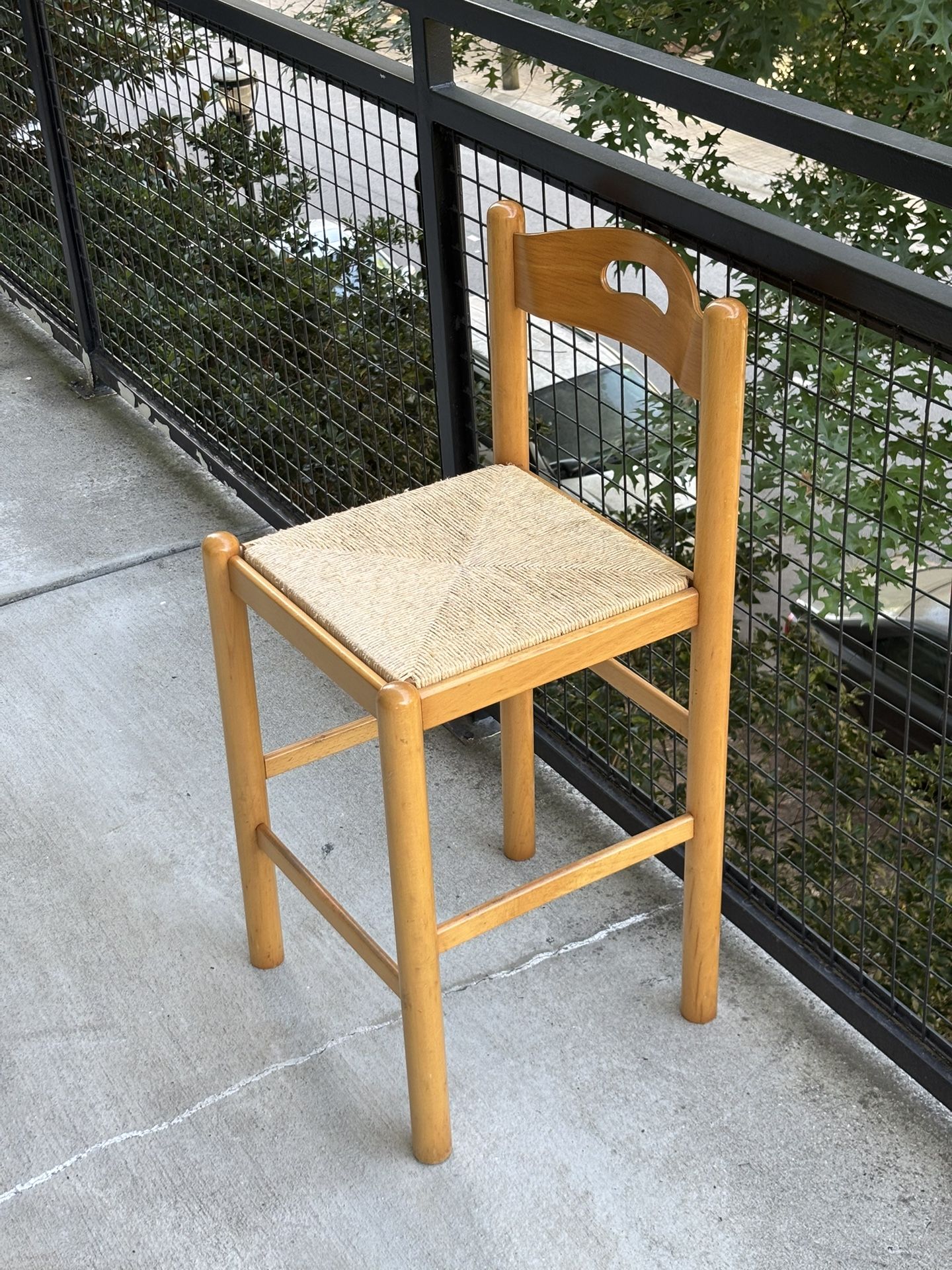 Solid Wood Counter-Height Chair – Natural Finish 🪑