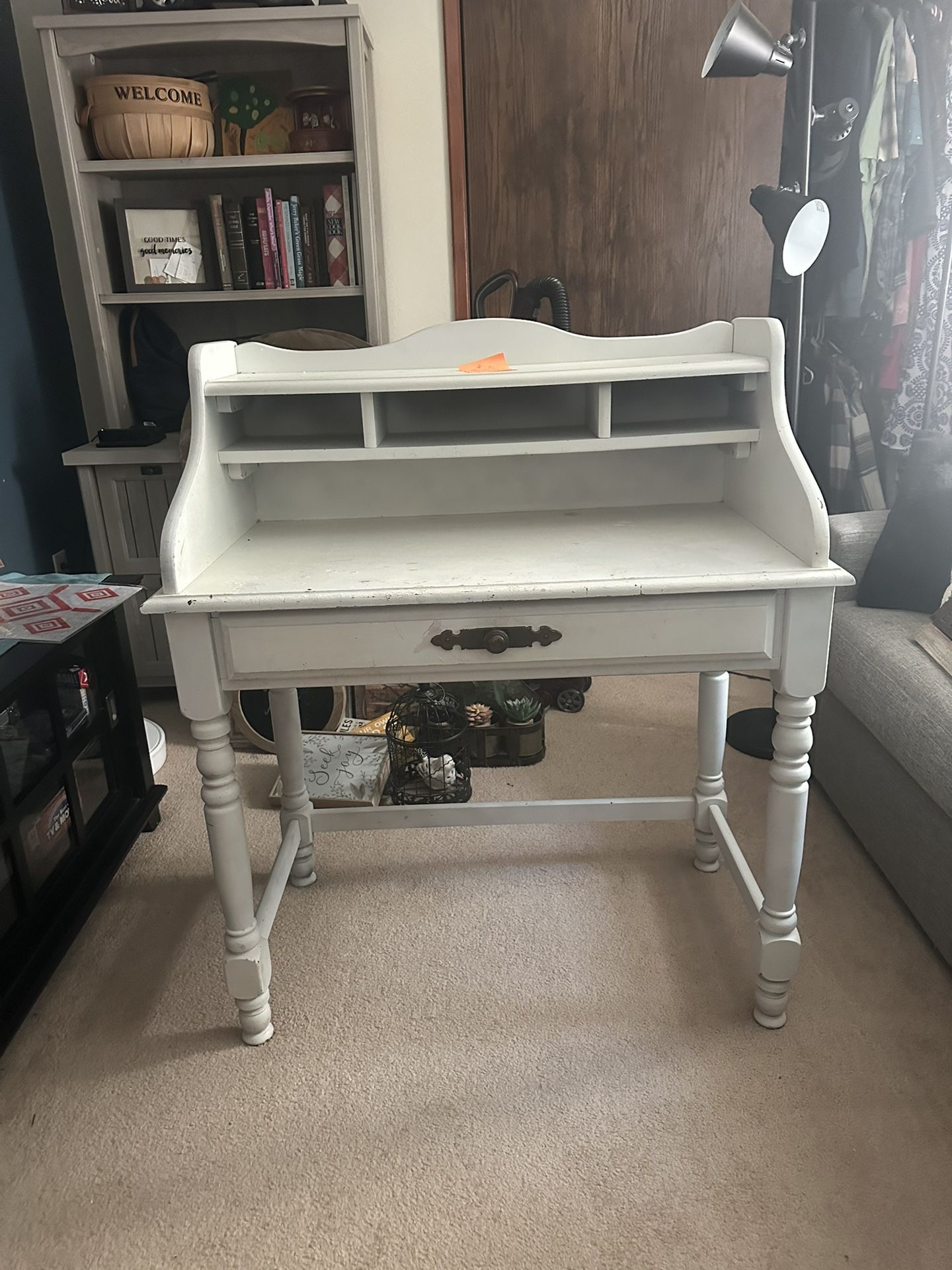 White Desk Or Vanity
