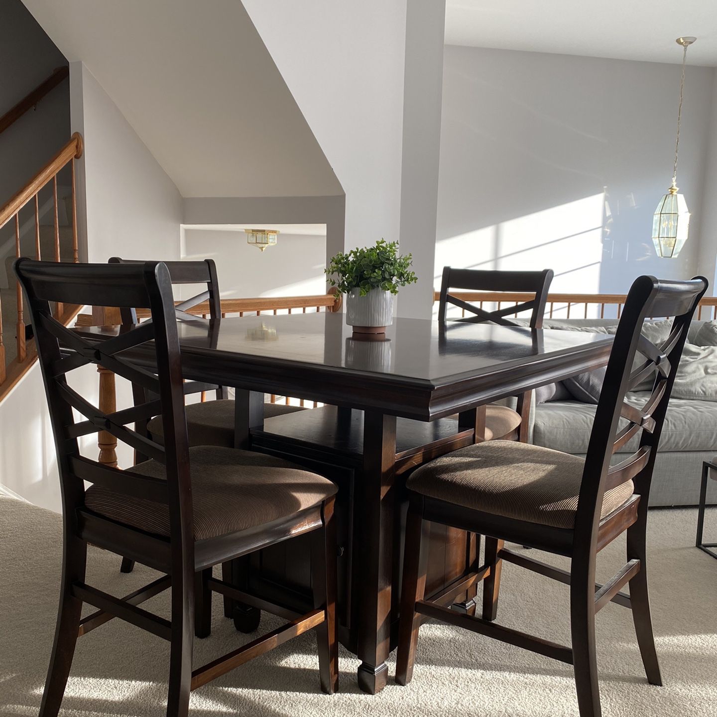 Dining room Table For Sale
