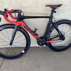 Professional GIANT Racing Bike