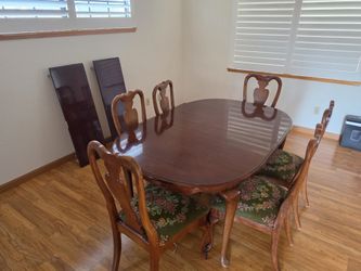 Dinning Table