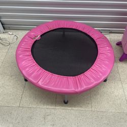 PINK KID’S TRAMPOLINE. 
