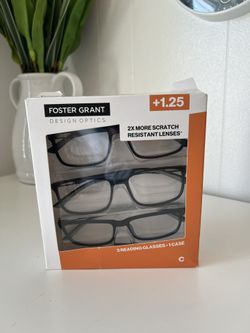 3-pack of Foster Grant Design Optics reading glasses +1.25