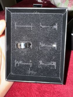 SIMPLE CROSS STAINLESS STEEL SPINNER RING SIZE 8