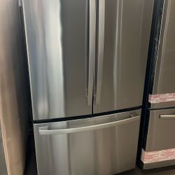 NEW OPEN BOX GE COUNTER DEPTH FRENCH STYLE WITH INTERNAL WATER/ICE 