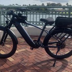 ride1up Electric Bike cafe cruiser 2023 Retails For $1500 New Very Low Hours