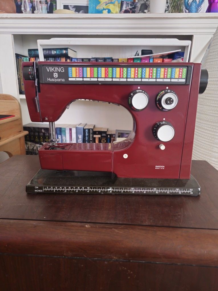 Husqvarna Viking Sewing Machine Model 6440