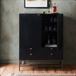 🔥 Four Hands Trey Designer Bar Cabinet – New in Box – Luxury Furniture 🔥
