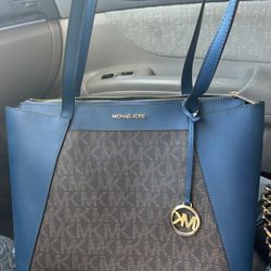 MK PURSE