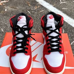 JORDAN 1 RETRO AJKO CHICAGO SIZE 8 