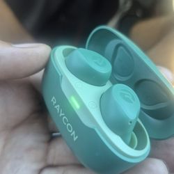 Raycon Bluetooth Wireless Earbuds W Charging Case